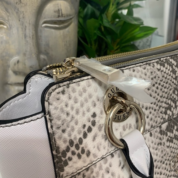 Sold - Picture 6 of 10